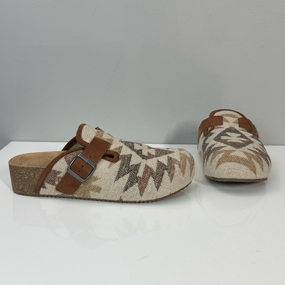 Dirty Laundry Beige Brown Patterned Clogs